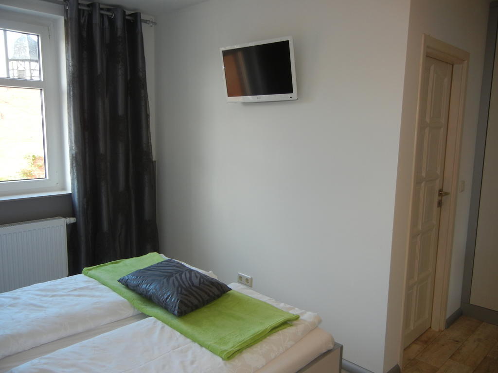 Gutshof Zum Adlernest Hotel Arnsnesta Szoba fotó