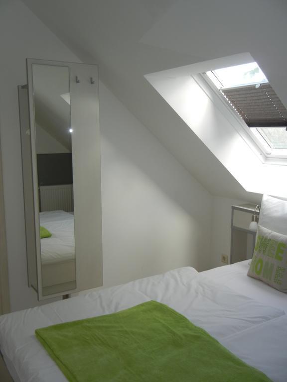 Gutshof Zum Adlernest Hotel Arnsnesta Szoba fotó