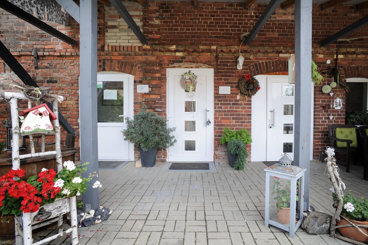 Gutshof Zum Adlernest Hotel Arnsnesta Kültér fotó